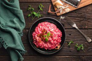 Juureva Punajuuri-vuohenjuusto-risotto.