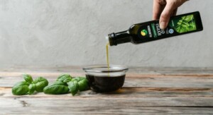Alavuden kylmäpuristettu BASILIKA rypsiöljy 250 ml